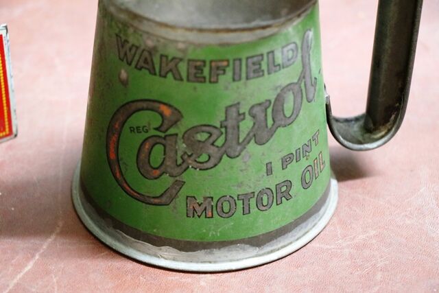 Early Vintage Castrol Wakefield One Pint Oil Pourer Jug