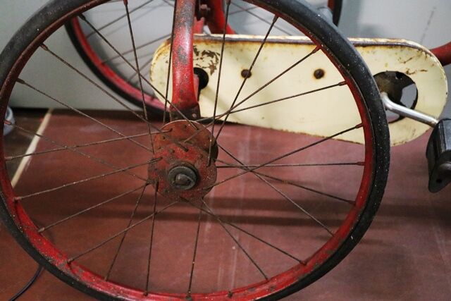 Early Vintage Childrenand39s Tricycle in Lovely Original Condition