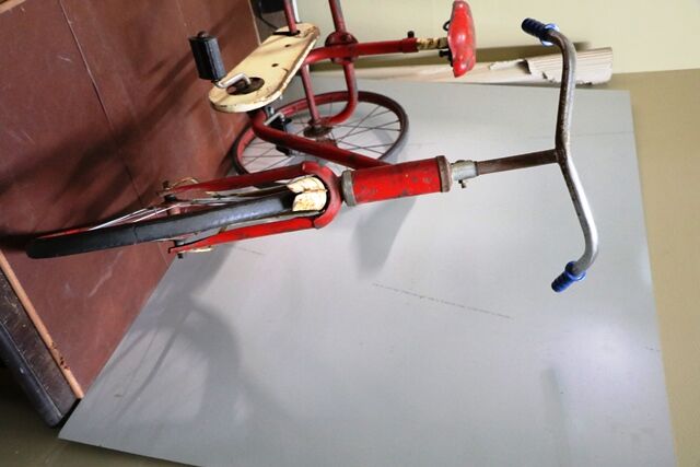 Early Vintage Childrenand39s Tricycle in Lovely Original Condition