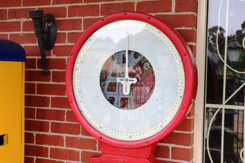 Large Vintage Avery Platform Scales