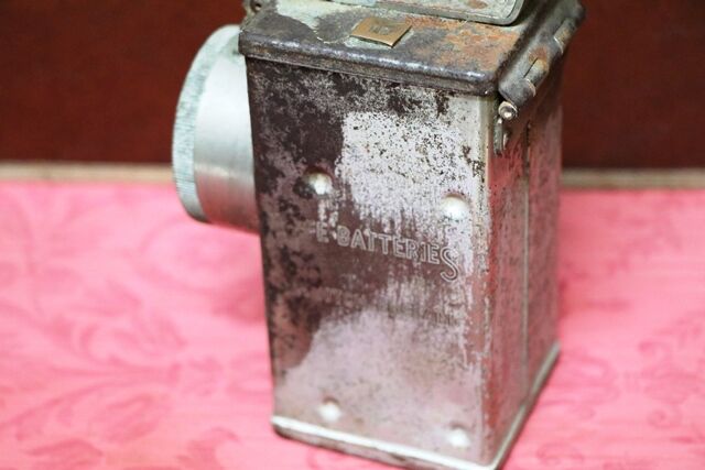 Nife Batteries of Redditch Miners Hand Lamp Type NH10