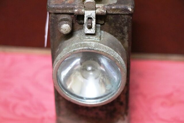 Nife Batteries of Redditch Miners Hand Lamp Type NH10