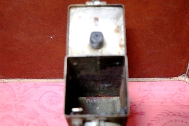 Nife Batteries of Redditch Miners Hand Lamp Type NH10