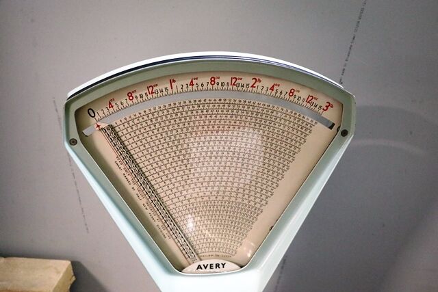 Retro Fan Shape AVERY Enamel Shop Scales 