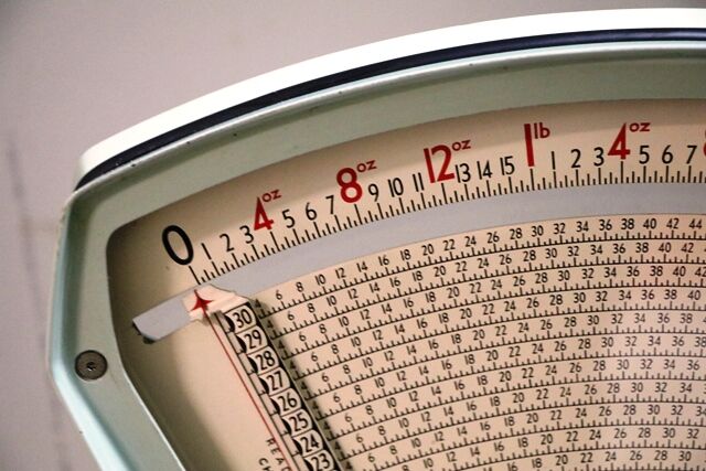 Retro Fan Shape AVERY Enamel Shop Scales 