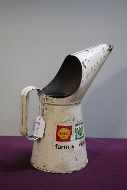 Shell + BP Farm Service Quart Oil Pourer 