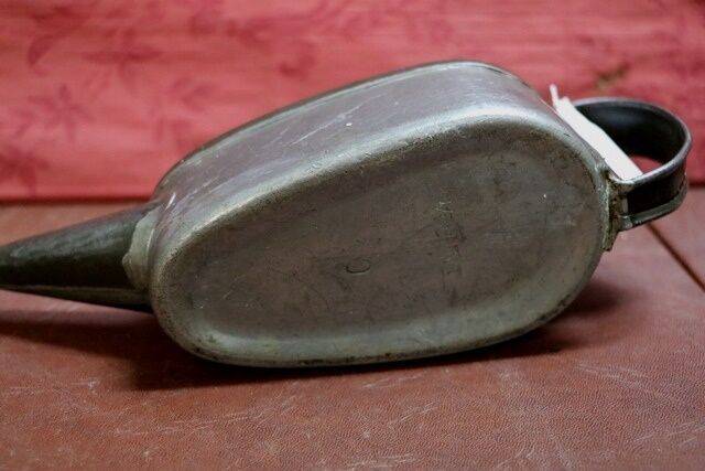 Vintage 12 Pint Boat Shape Oiler