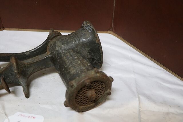 Vintage 1920and39s Universal no333 Meat Chopper 