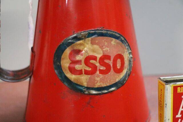 Vintage Esso One Litre Pourer