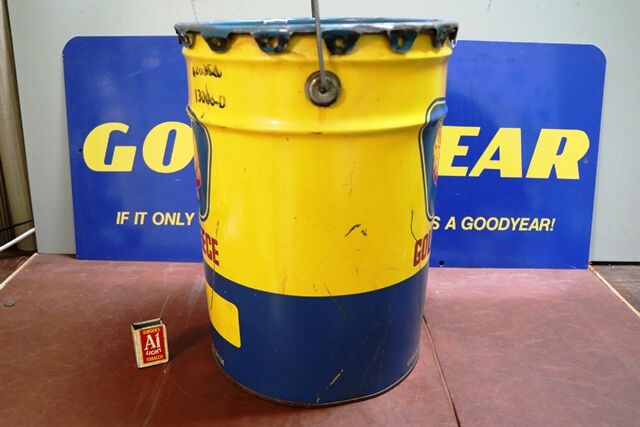 Vintage Golden Fleece Duo 45lbs Grease Tub