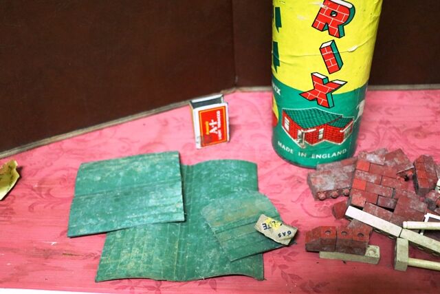 Vintage Minibrix Building Bricks Set