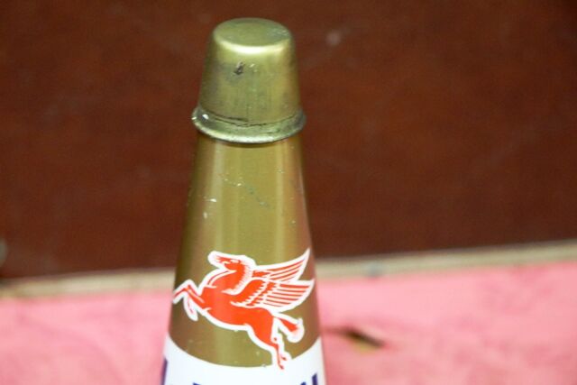 Vintage Mobiloil Special Gold Tin Top and Dust Cap