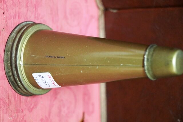 Vintage Mobiloil Special Gold Tin Top and Dust Cap