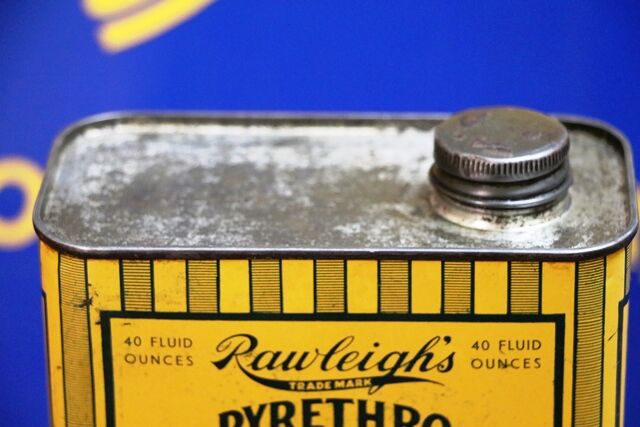Vintage Rawleighand39s Pyrethro Fly Killer 40 Fluid Oz Tin