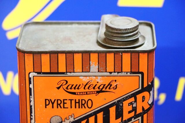Vintage Rawleighand39s Pyrethro Fly Killer 40 Fluid Oz Tin