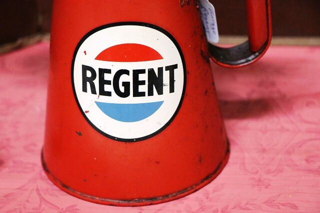 Vintage Regent One Quart Oil Jug Pourer