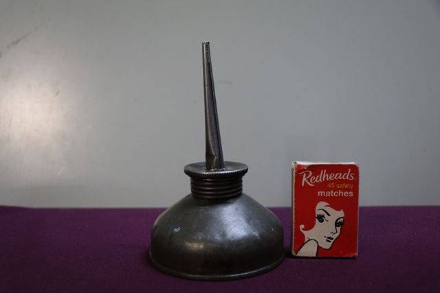 Vintage Thumb Pump Dome Oiler 