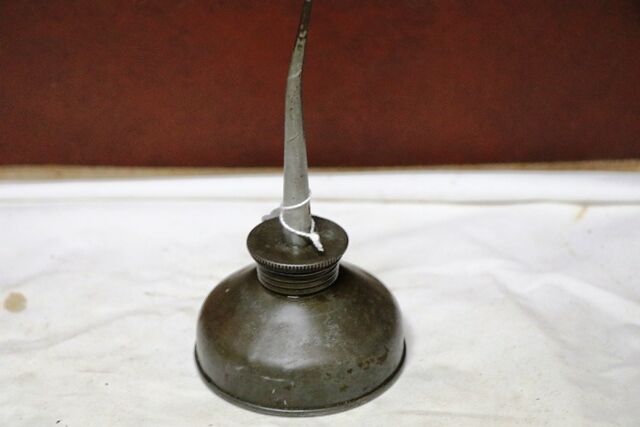Vintage Thumb Pump Oiler with a 4 Spout