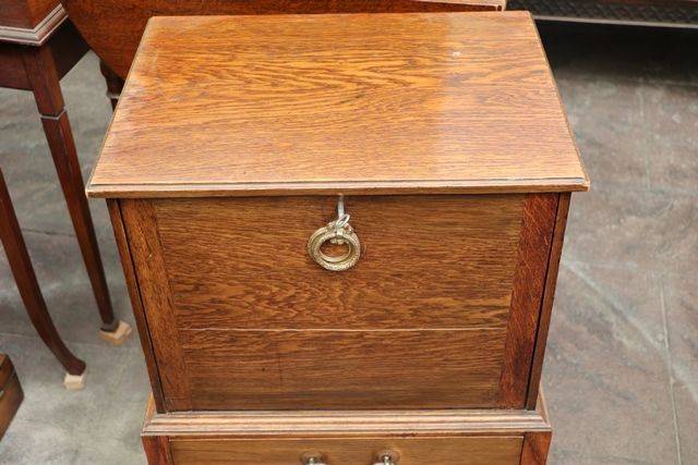 Oak Smokers Cabinet C1900