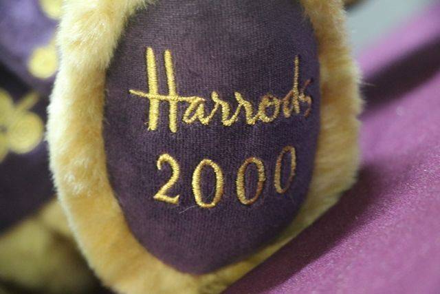 Harrods Christmas 2000 Bear 