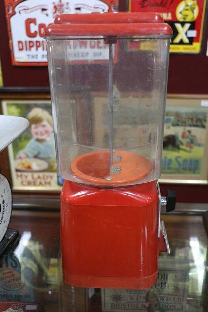 Vintage 10p Gumball machine 