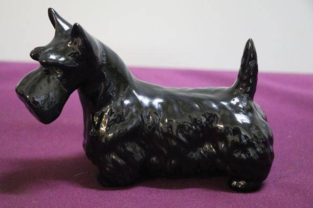beswick double diamond figure