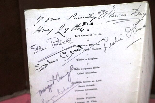 1934 Gallery First Nighters Club Signed Menu Leslie Banks 