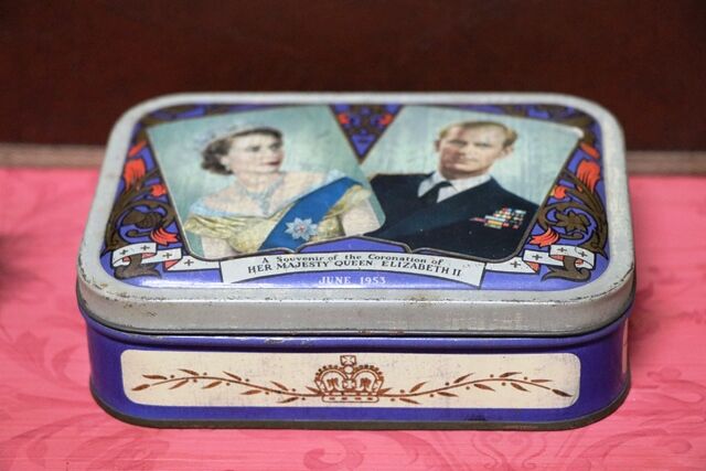 1953 Souvenir Tin for the Coronation of Queen Elizabeth 11 