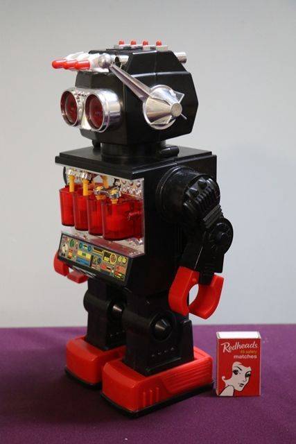 1980s KAMCO Sentinel The 13andquot Giant Walking Robot Battery Powered 