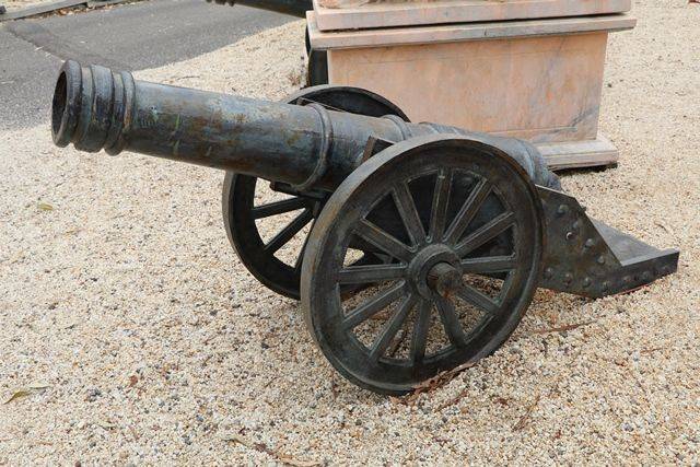 Cast Iron Large Sized Cannon