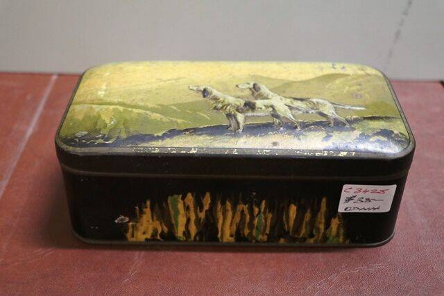 A Vintage Sweets Tin with 2 Embossed English Setters 