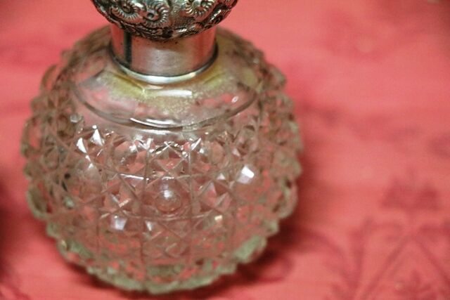 Antique Birmingham Silver Top Hob Nail Glass Scent Bottle 