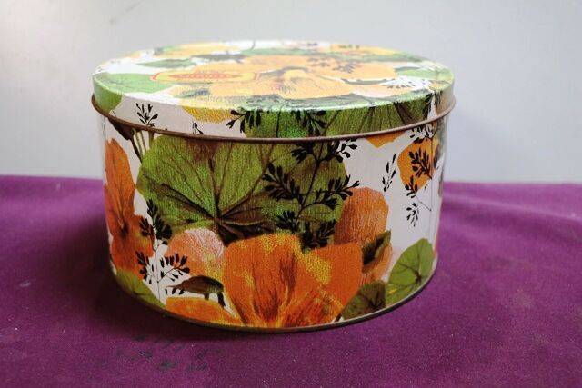 Arnotts Biscuit Tin   Vintage Willow Tin