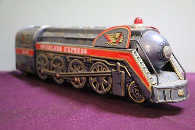 Battery Operated  Vintage Tin Litho Overland Express 3140 Train 