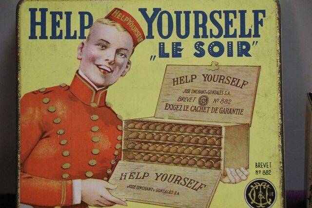COL Jose Tinchant Y Gonzales SA Le Soir Cigar Tin 