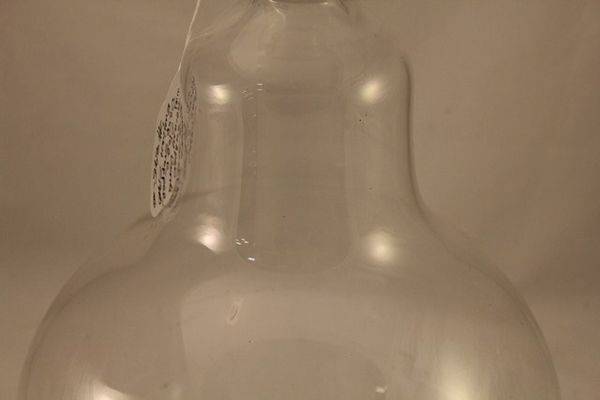 Carboy Pear Shaped Apothecary Bottle With Clear Drop Stopper 