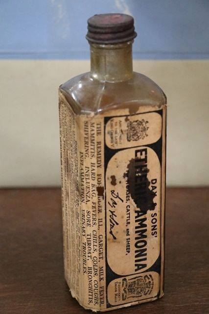 Day + Sons Etheric Ammonia For Horses  Cattle  And Sheep Remedy