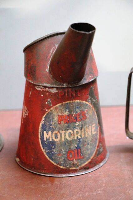 Early Priceand39s Graduated Set of 3 Motorine Oil Pourer Jugs