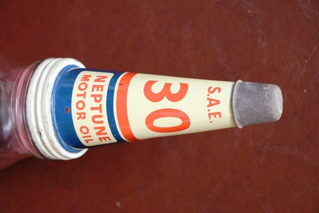 Genuine Neptune SAE 30 Motor Oil Tin Top and Pint Bottle
