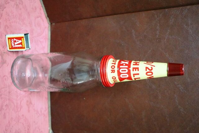 Genuine Shell X100 Tin Top and Dust Cap with Embossed Quart Bottle