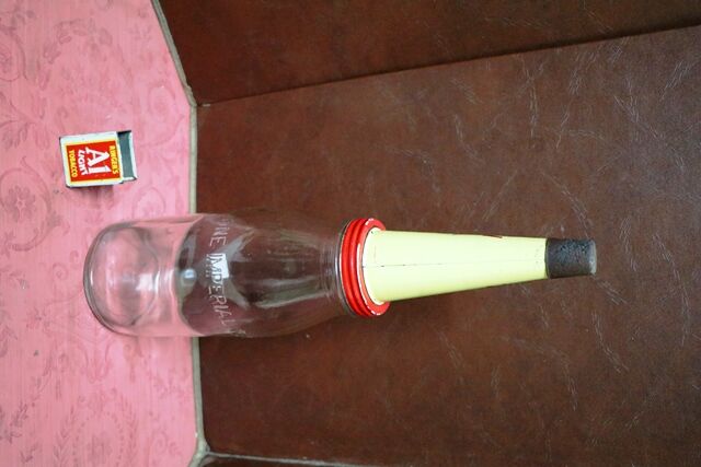 Genuine Shell X100 Tin Top and Dust Cap with Quart Bottle