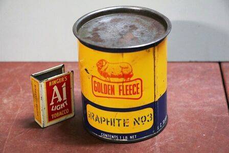 Golden Fleece Ram on Bone Graphite No2 1lb Grease Tin