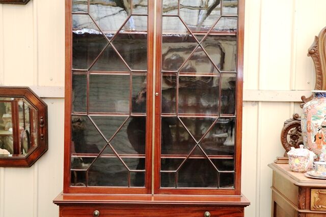 Lovely Georgian Revival Mahogany Inlaid 2 Door Bookcase 