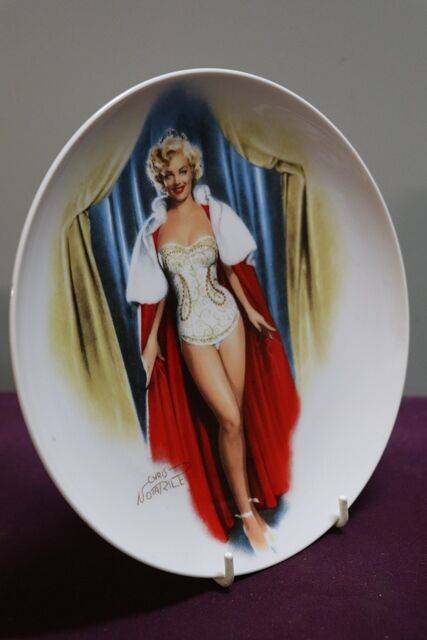 Merilyn Monroe Art work Plate by Chris Notarile 