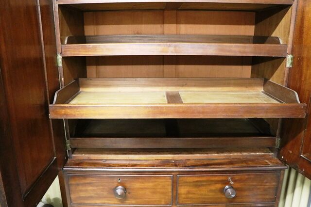 Mid Victorian Mahogany 2 Door 4 Drawer Linen Press 