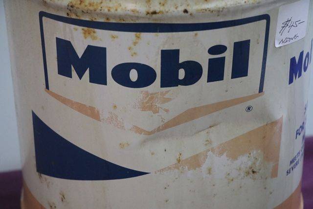 Mobiloil A SAE 30 MSDG 4 Gallons Motor Oil Drum 