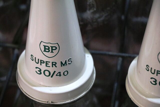 Original BP Visco 2000 Double Sided 10 Bottle Oil Rack