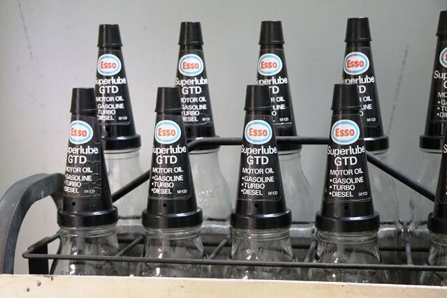 Original Esso Superlube GTD Double Sided 10 Bottle Oil Rack