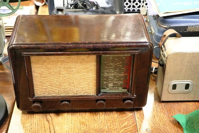 Original Vintage MULLARD Bakelite Radio  