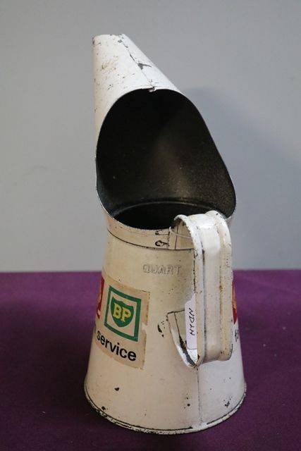 Shell + BP Farm Service Quart Oil Pourer 